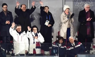 Phó Tổng thống Mỹ không vỗ tay khi thấy VĐV Hàn - Triều cùng diễu hành