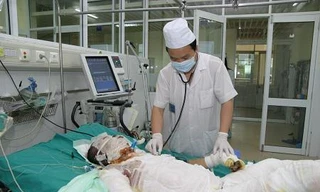Nạn nhân bị bỏng nặng điều trị tại Viện Bỏng Quốc gia