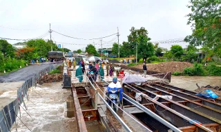 Mưa lớn ở Gia Lai khiến hàng trăm hộ dân bị cô lập