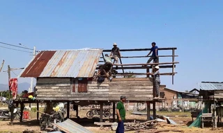 Mưa dông làm tốc mái 69 căn nhà ở Gia Lai
