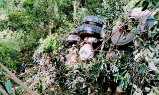 Cần thêm biển báo trên đoạn đường xảy ra vụ tai nạn thảm khốc ở Gia Lai