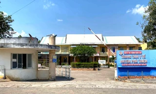 Bị cần máy múc va trúng người, nam thanh niên tử vong