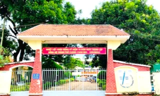 21 học sinh buồn nôn, đau bụng sau khi uống trà sữa của hội phụ huynh