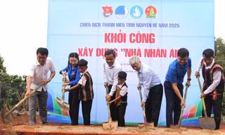 Khánh thành công trình bóng chuyền, sửa nhà rông, nhà văn hóa cộng đồng ở Gia Lai