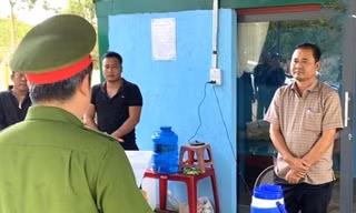Bắt phó giám đốc liên quan vụ chỉ đạo nhân viên khai thác vượt hơn 16.000m³ cát