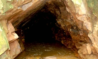 Cận cảnh bãi vàng trái phép trên ngọn đồi ở Gia Lai