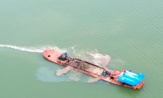 'Cát tặc' lộng hành trên sông Sê San