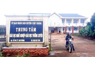 Giám đốc trung tâm giáo dục thường xuyên bị khởi tố sau khi có đơn tố cáo 