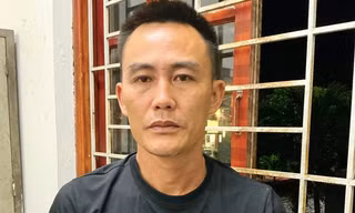 Bắt tạm giam 33 bị can liên quan vụ đánh bạc trong căn nhà gỗ ở TP.Pleiku