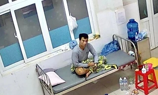 Lê Văn Bình ở bệnh viện Dã chiến số 1 trước khi bỏ trốn. Ảnh: Đắc Vinh