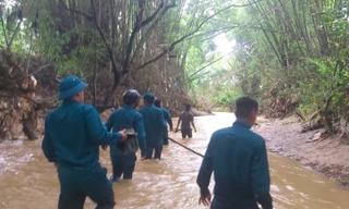 Đi bắt ếch, hai cha con bị nước cuốn tử vong 