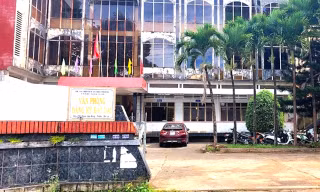Một giám đốc Văn phòng đăng ký đất đai bị bắt vì dính líu đường dây làm nhanh sổ đỏ