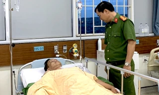 Đối tượng ma tuý dùng dao tấn công hai cán bộ công an rồi trốn vào rẫy