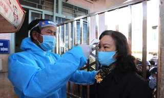 Lực lượng chức năng tỉnh Gia Lai đang kiểm tra nghiêm ngặt để phòng chống dịch COVID-19