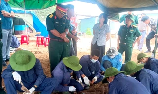 Gia Lai: Đào móng nhà phát hiện mộ chôn tập thể với nhiều di vật