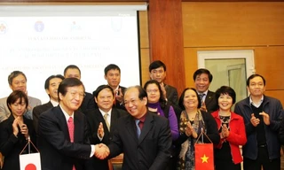 Các đại biểu tại lễ ký kết. Ảnh: Thái Hà