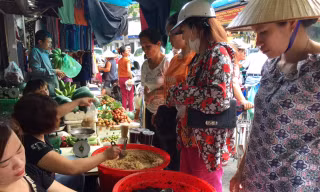 Hà Nội thơm mùi rượu nếp trong ngày Tết Đoan Ngọ