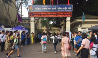 'Cam go' trong ngày đầu thi lớp 10 tại Hà Nội