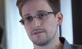 Edward Snowden bị truy nã gắt gao vì tiết lộ thông tin mật của chính phủ Mỹ
