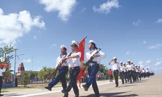 Lễ chào cờ trên đảo Trường Sa Ảnh: Trường Phong 