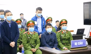 Tại phiên tòa xét xử cựu Chủ tịch UBND TP Hà Nội Nguyễn Ðức Chung và đồng phạm Ảnh: Doãn Tuấn 