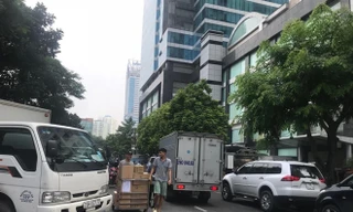 Bãi đỗ xe chợ dược phẩm Hapulico khá lộn xộn gây bức xúc cho người dân