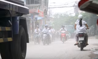 Ô nhiễm khói bụi gây ảnh hưởng xấu tới sức khỏe Ảnh: Như Ý