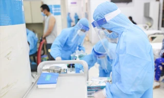 Các bác sĩ Bệnh viện Gia Ðình, Ðà Nẵng tham gia phòng chống COVID-19 Ảnh: Giang Thanh