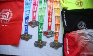 Bộ sản phẩm dành cho VÐV tham dự Tiền Phong Marathon 2020 . Ảnh: Mạnh Thắng