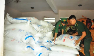 Biên phòng tỉnh An Giang phát hiện, thu giữ đường nhập lậu ẢNH: HÒA HỘI 