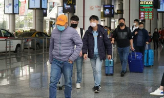 Bộ LĐTB&XH yêu cầu các doanh nghiệp tạm dừng tiếp nhận lao động Trung Quốc sau khi Thủ tướng công bố về dịch bệnh corona ở Việt Nam - Ảnh: Zing