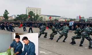 Bộ đội Phòng không - Không quân gói bánh chưng tết (ảnh nhỏ) và tham gia thi kéo co trong những ngày xuân Ảnh: TNQĐ