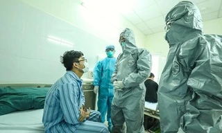 Hoàn thiện phác đồ điều trị COVID-19