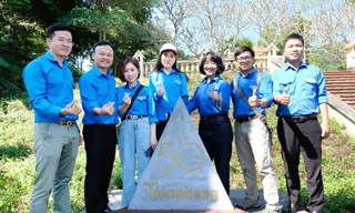 Phóng viên trẻ báo Tiền Phong tự hào về nguồn dịp 67 năm ra số báo đầu tiên Ảnh: Hoàng Mạnh Thắng 