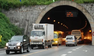 Hầm đường bộ qua đèo Hải Vân Ảnh: Hồng Vĩnh 
