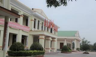 Trụ sở xã Thạch Hương (cũ) vừa xây dựng lại với nguồn vốn 8 tỷ đồng đang đẹp “long lanh” nay bỏ hoang 