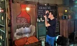 Săn ảnh giữa quán cà phê Lão Hạc