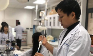 Xây dựng các nhóm nghiên cứu mạnh trong các trường đại học là một trong những giải pháp để phát triển khoa học - công nghệ trong thời gian tới. Ảnh: Diệp An