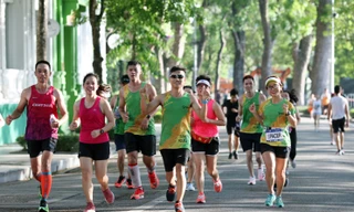 Các runner hăng say tập luyện 