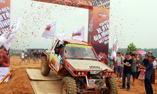 Khai mạc giải đua ô tô địa hình lớn nhất Việt Nam