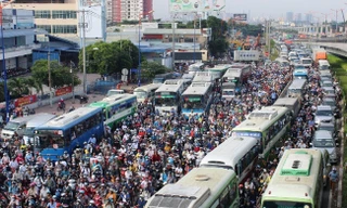 Hà Nội lên lộ trình hạn chế phương tiện cá nhân trước áp lực quá tải hạ tầng