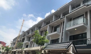 Dân kêu trời vì trạm biến áp khu biệt thự, liền kề đặt sát nhà 