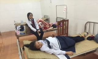 Hàng chục học sinh cùng 2 cô giáo đi cấp cứu ở Hải Phòng