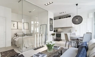 Dùng vật liệu kính thay cho các khối bê tông đang là xu hướng tất yếu của cuộc sống hiện đại, tạo cho nơi ở, không gian sống đỡ cứng nhắc, đóng khung song vừa đẹp, lại có lợi cho sức khỏe.