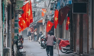 Khác với một Thủ đô nhộn nhịp tấp nập từ sáng đến tối, Hà Nội trong sáng mùng 1 Tết Mậu Tuất bình yên, thong thả.