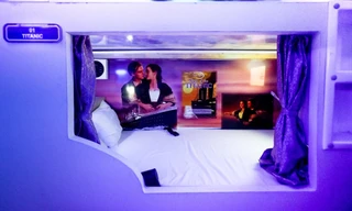 Trên xe Inter nằm đôi cabin riêng Inter Bus Valentines.