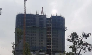 Tòa nhà HH1 đường Đại Mỗ của Cty CP đầu tư địa ốc Alaska bị đình chỉ hoạt động xây dựng. 