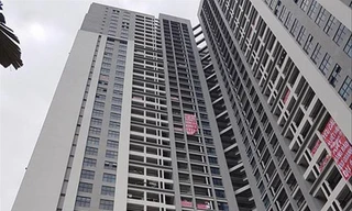 Dân chung cư Goldmark City 36 Hồ Tùng Mậu bị cắt nước vì treo băng rôn ‘tố’ chủ đầu tư