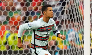 Ronaldo lập hàng loạt siêu kỷ lục, đi vào lịch sử EURO