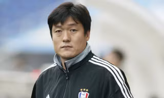 Ông Lee Lim Saeng nhiều khả năng trở thành HLV mới của Thái Lan.